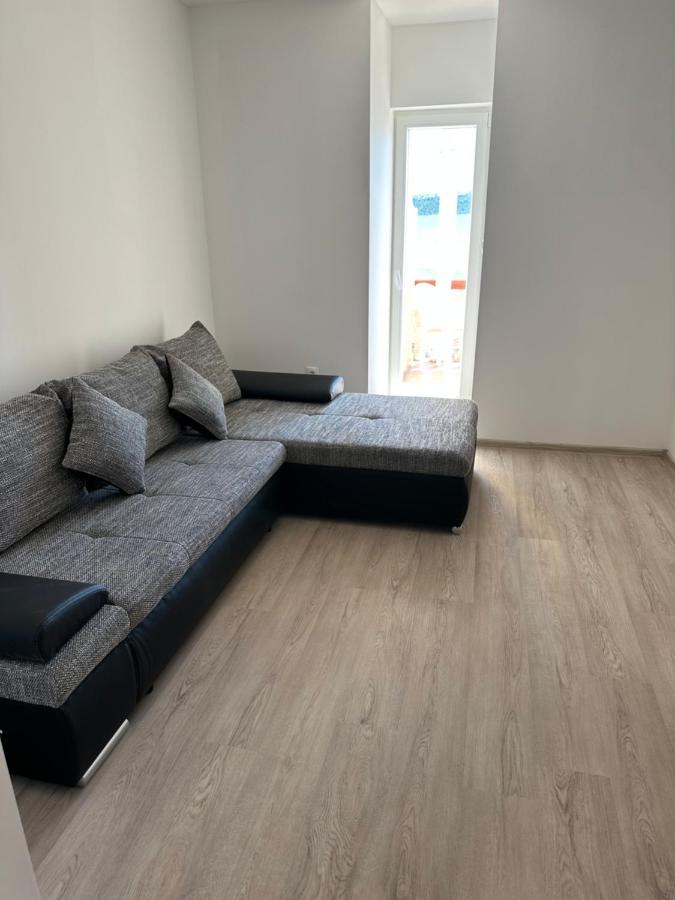 App 4 - 6 Persons Direct On The Seaside, 1St Floor Lägenhet Ljubač Exteriör bild