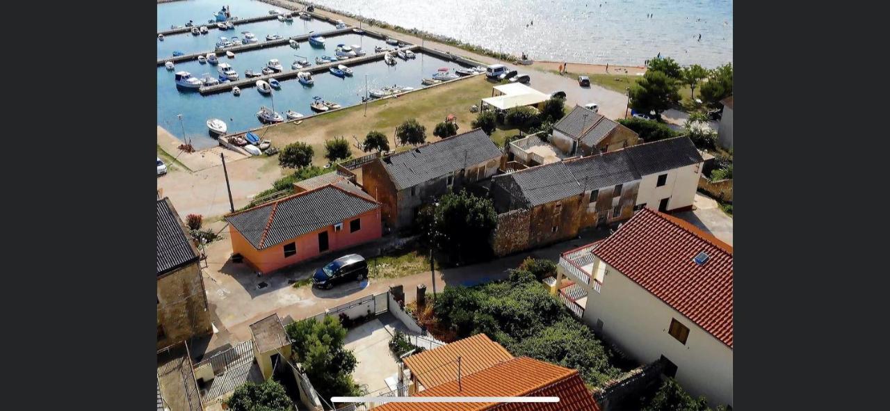 App 4 - 6 Persons Direct On The Seaside, 1St Floor Lägenhet Ljubač Exteriör bild